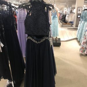 Navy blue prom dress only wore once it’s so cute